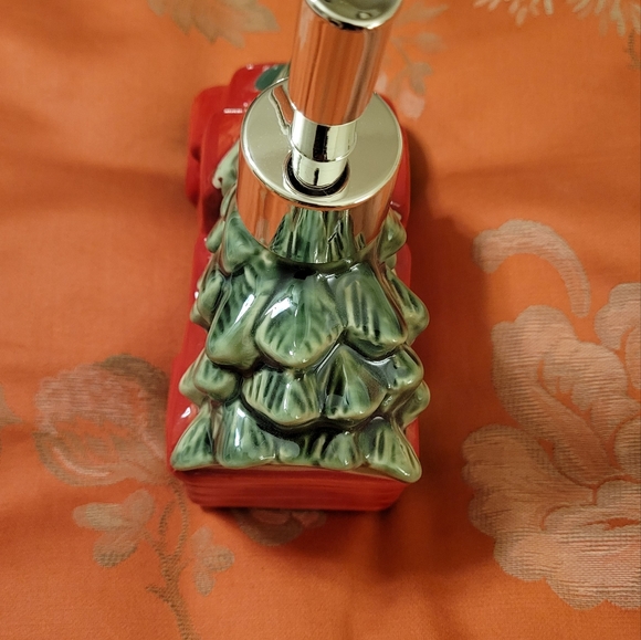 Red Truck Christmas Soap Dispenser - Picture 3 of 5